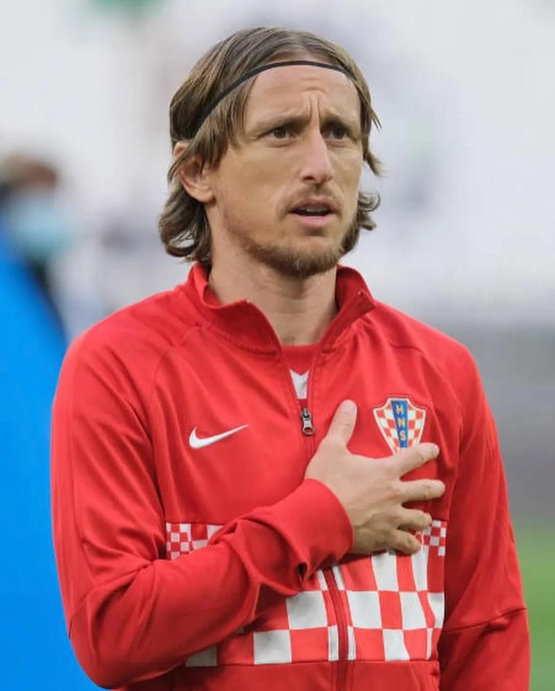 保罗生涯总助攻和抢断皆排名历史第二，仅次于斯托克顿